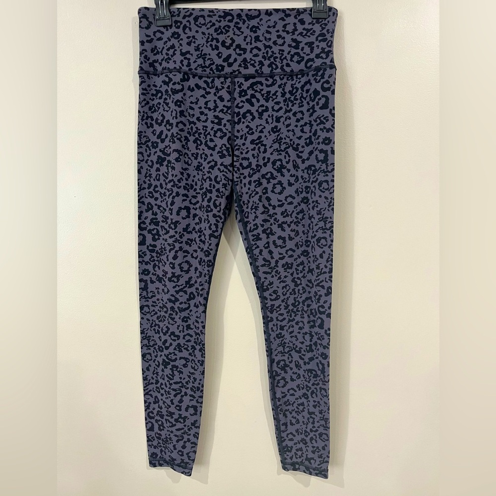 Athleta Medium black/gray leopard leggings